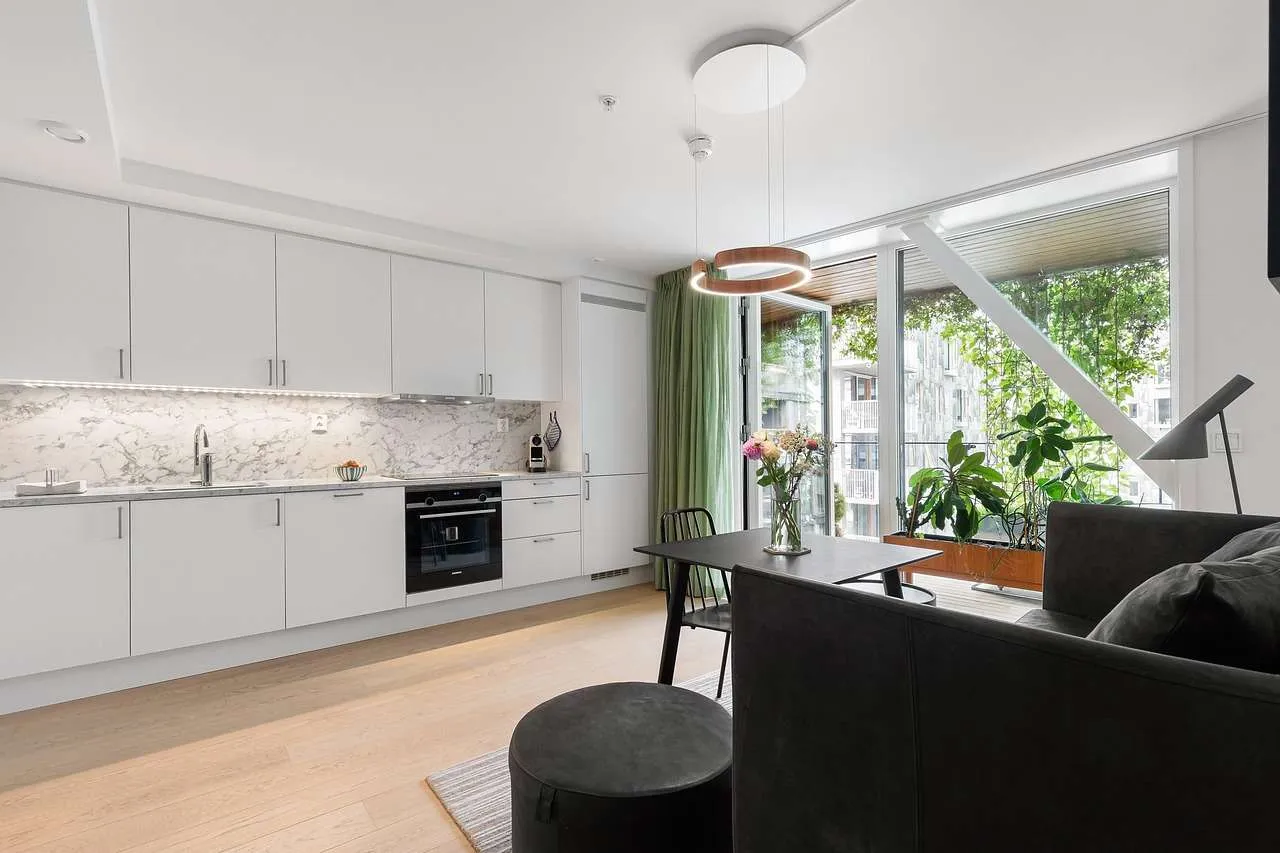 Home Window Repair: Expert Tips & Safe Solutions